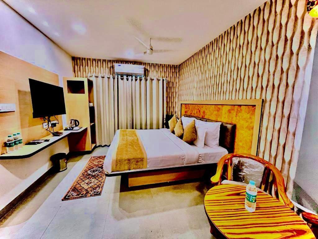 Hotel Lake View Airport Zone Hyderabad Exterior photo